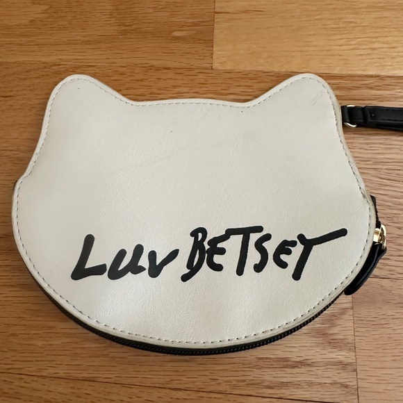 Betsey Johnson Luv Betsey Cat Wristlet Coin Purse Sleeping Cat - Picture 2 of 13